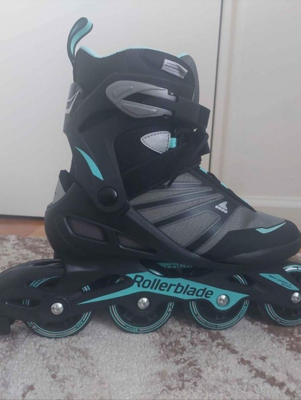 Rollerblade Women’s Inline Skates Size 8 New in Box